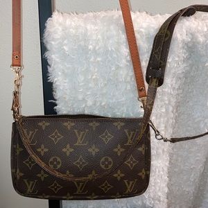 Louis Vuitton Pochette Accessoires &Monogram Strap